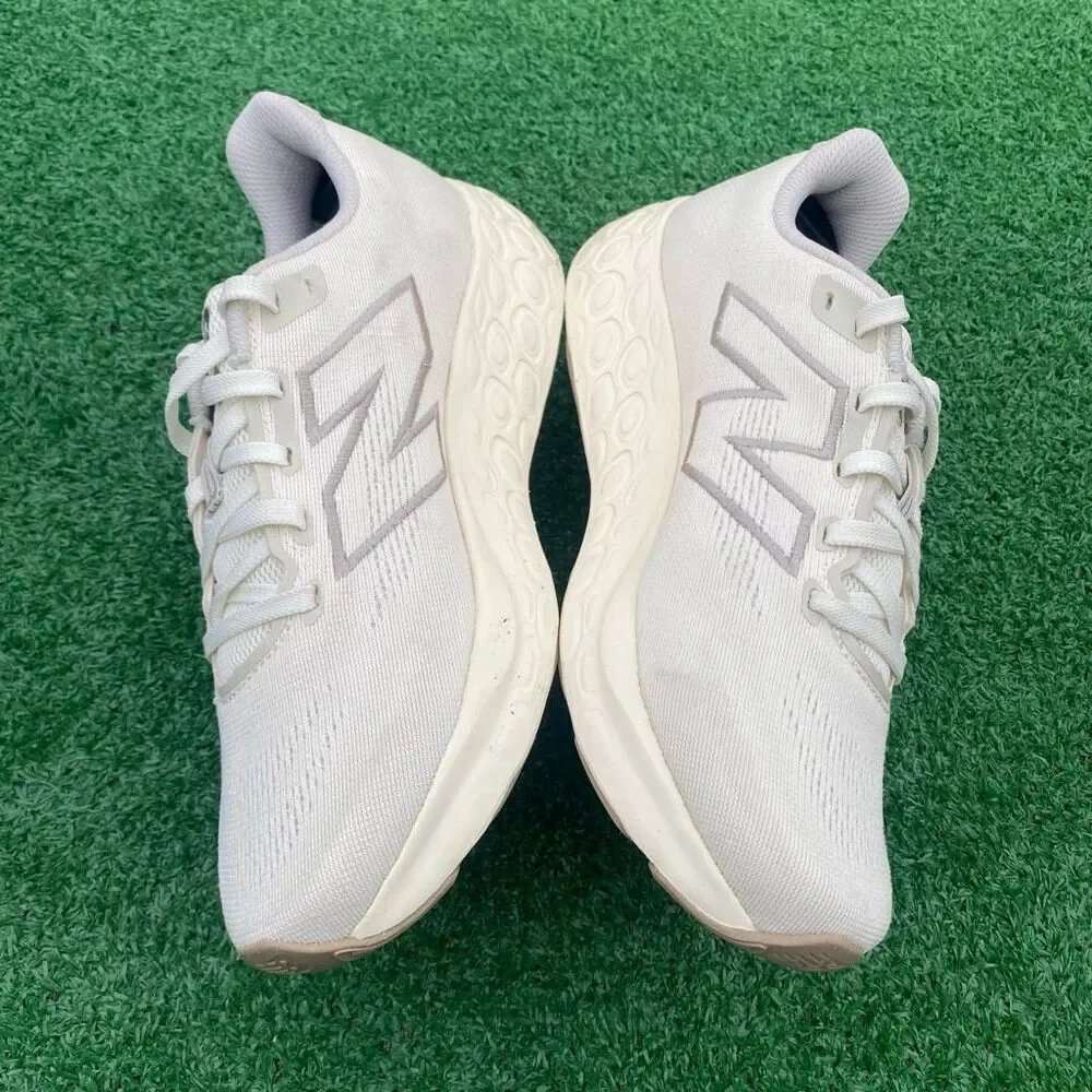 NEW BALANCE FRESH FOAM 680 V8 - Women’s Running Shoes - SIZE 8 WIDE